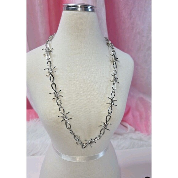 Jewelry Lot Skull Spooky Gothic Skeleton Theme Clean Curated Bundle Free Gift - Picture 3 of 16